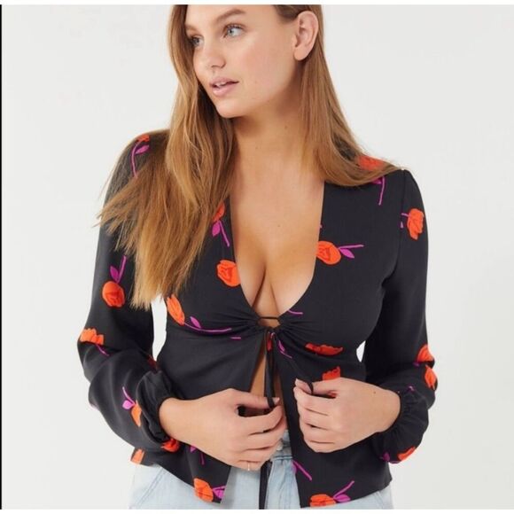Urban Outfitters Blouse Galina Floral Tie Front Open Top Black Womens sz Medium - Picture 3 of 11